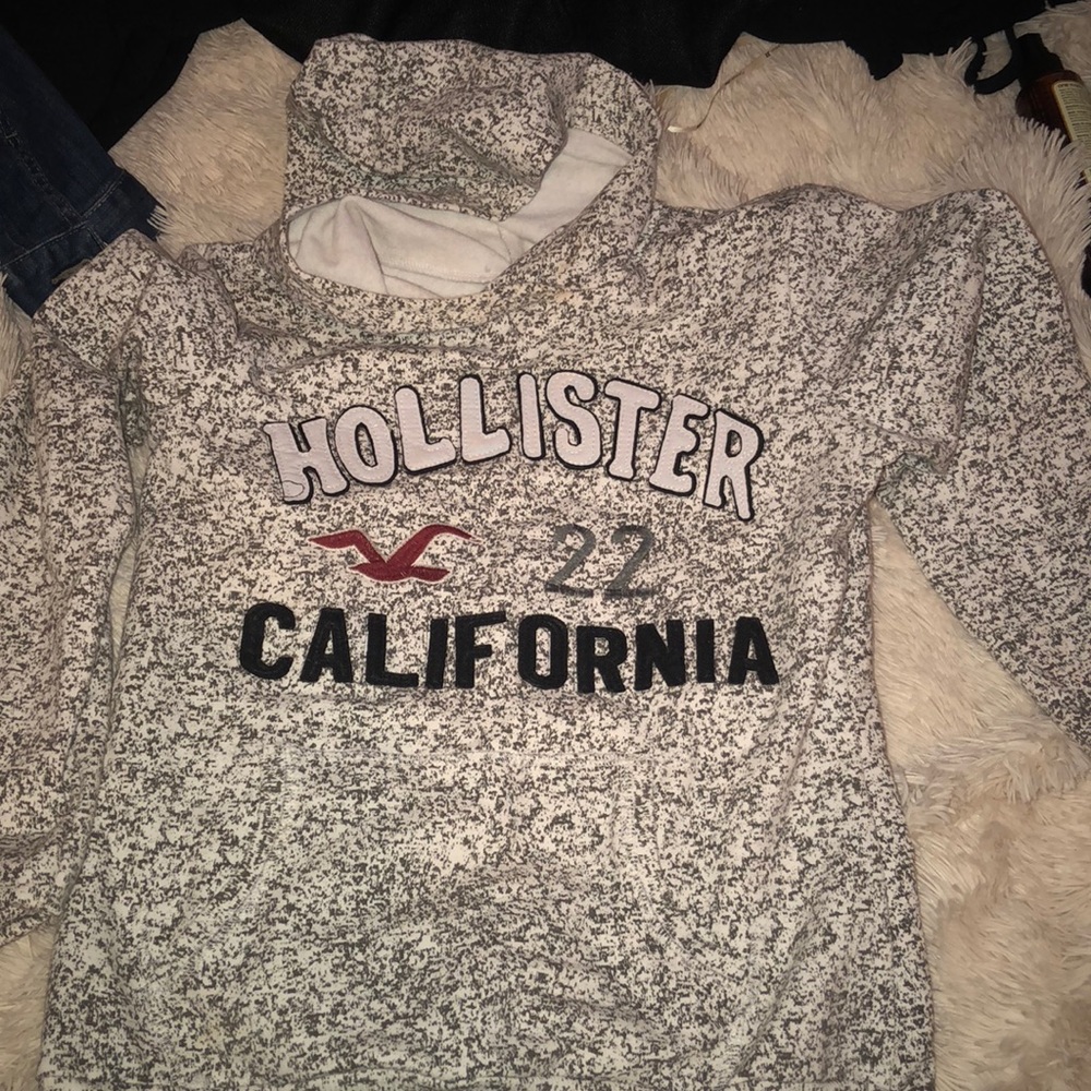 Hollister sweater